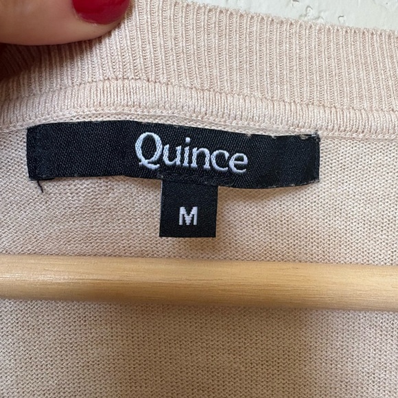 Quince Lightweight Cashmere V-Neck Sweater Heather Oatmeal Beige Sand Pullover - Picture 6 of 7